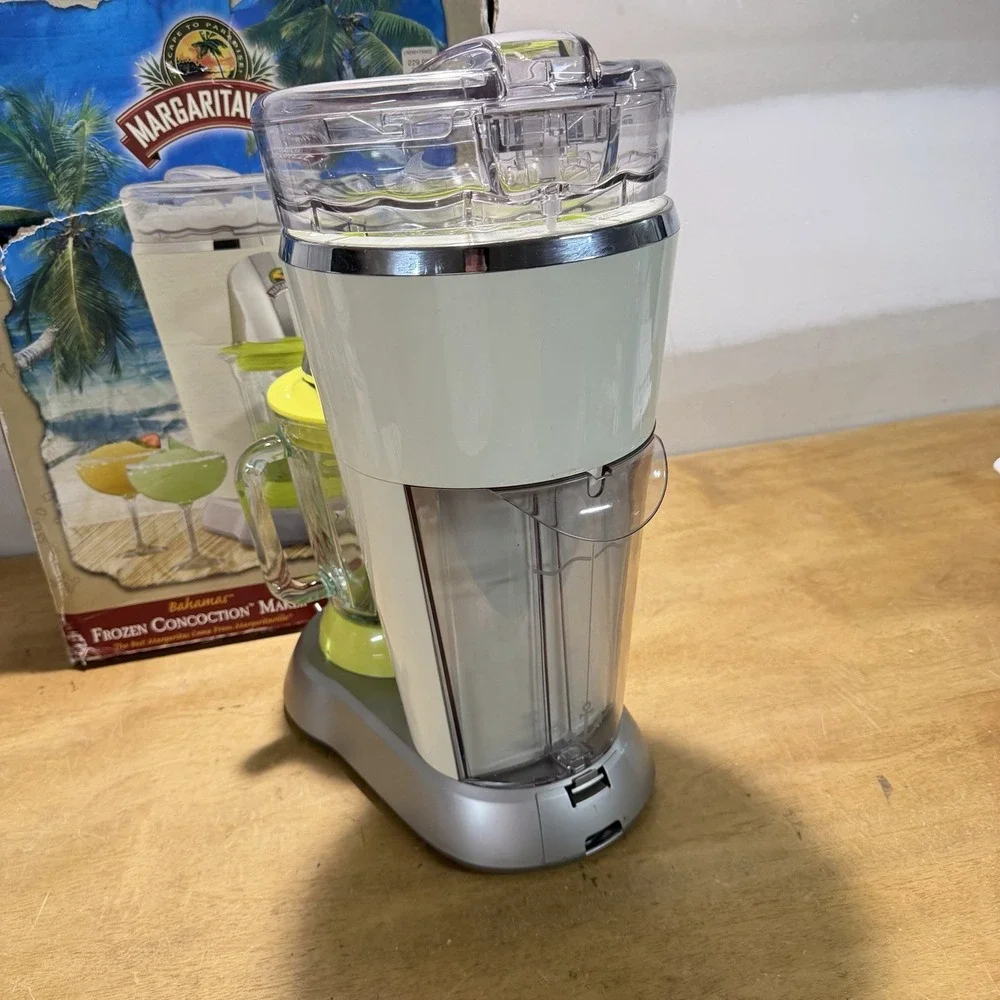 Margaritaville Frozen Concoction Maker DM0500 Bahamas Margarita Machine 450W